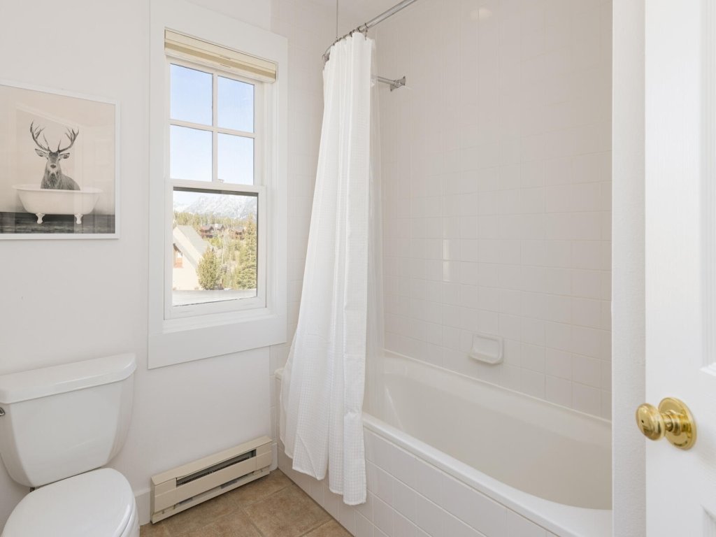 Saddle Ridge J2 Vacation Rental in Big Sky - RedAwning