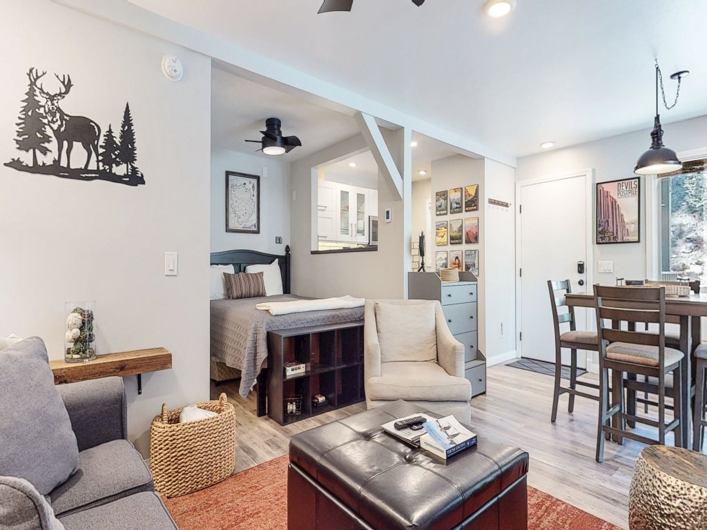 Hidden Valley #41 Vacation Rental in Mammoth Lakes - RedAwning