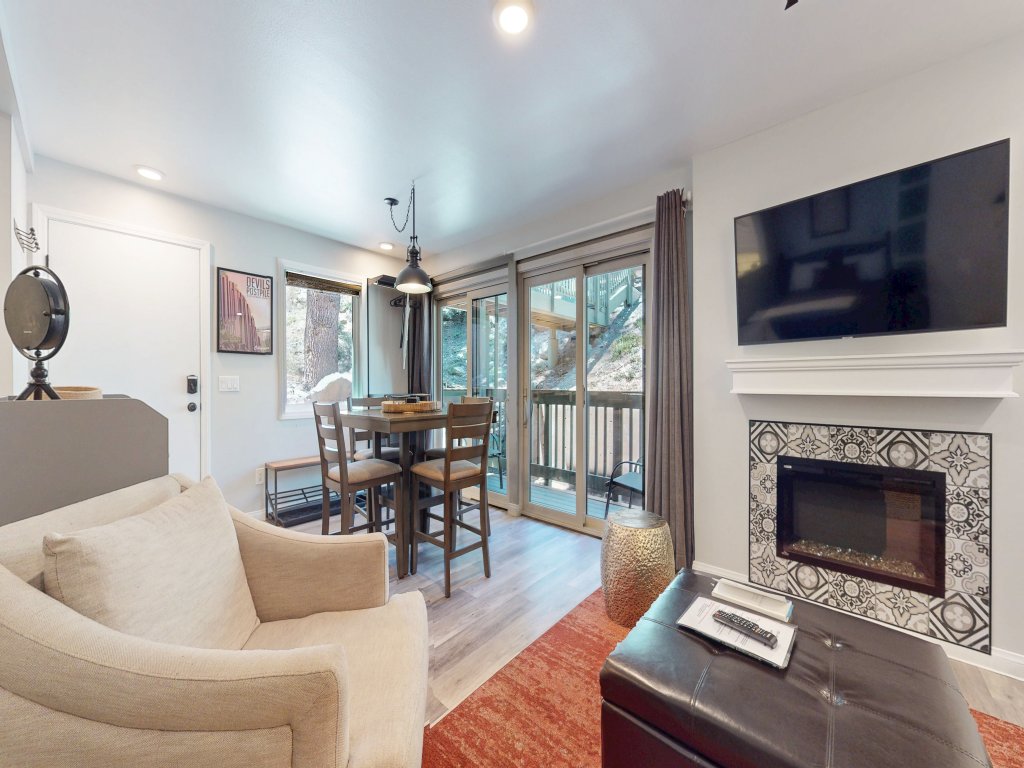 Hidden Valley #41 Vacation Rental in Mammoth Lakes - RedAwning