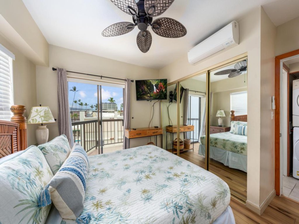 Big Island Kona Plaza 301 Vacation Rental in Kailua-Kona - RedAwning