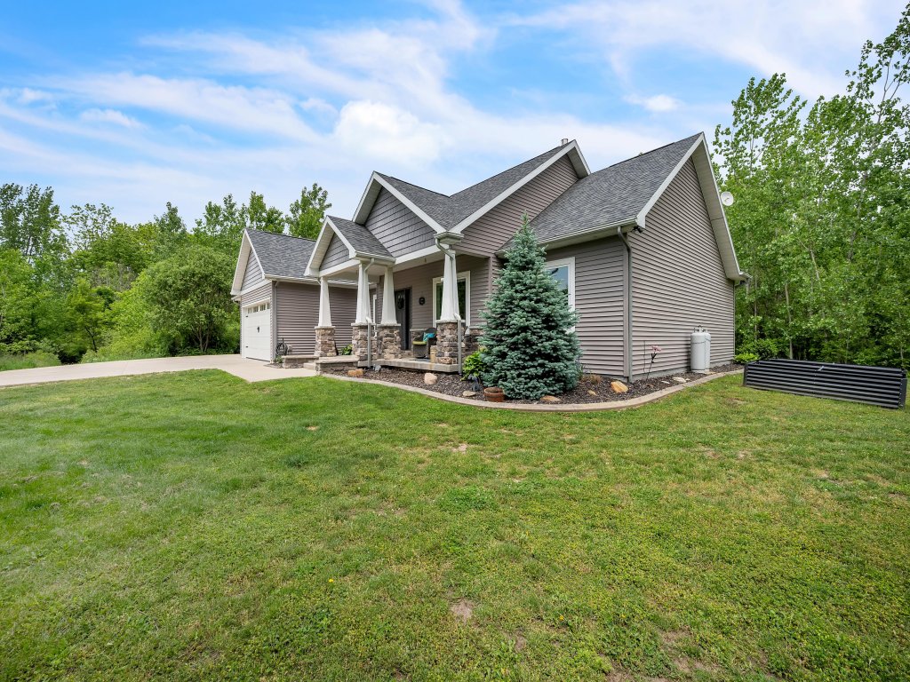 Lakeside Retreat with Hot Tub & Game Room Vacation Rental in US - RedAwning