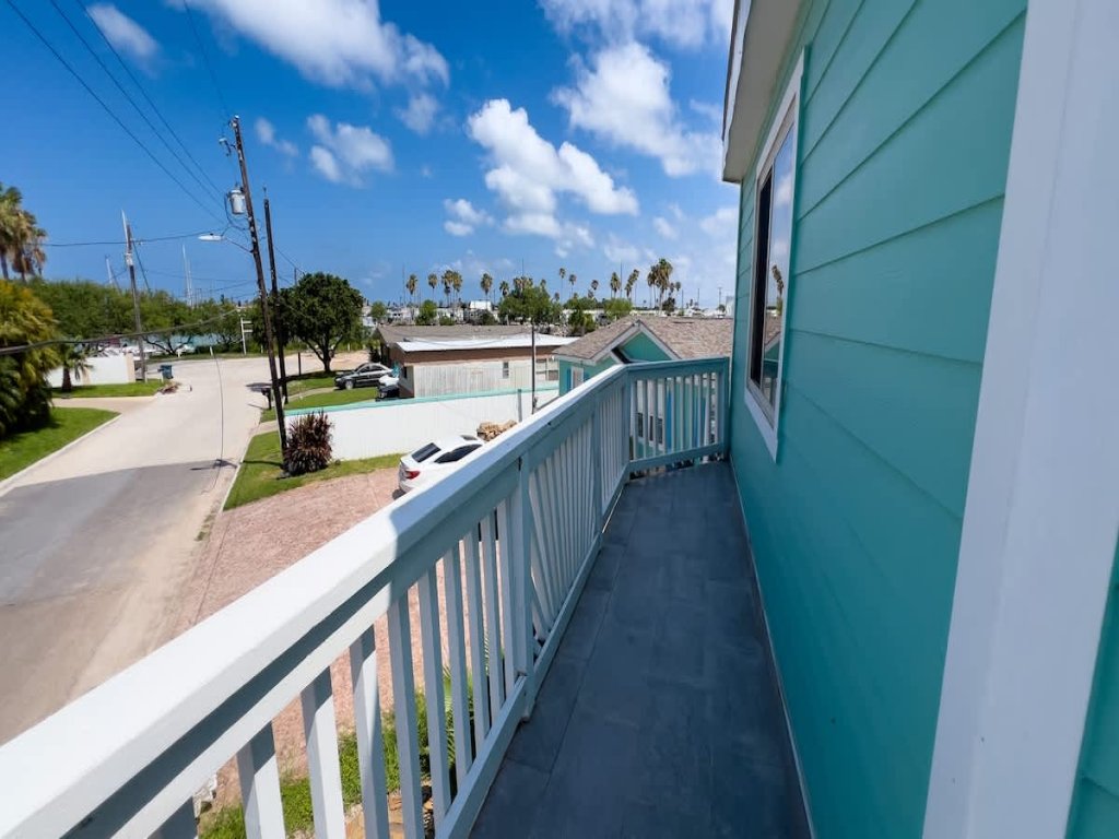 Channelfront " Remodeled " Pool " Boatslips Vacation Rental in Port Isabel - RedAwning