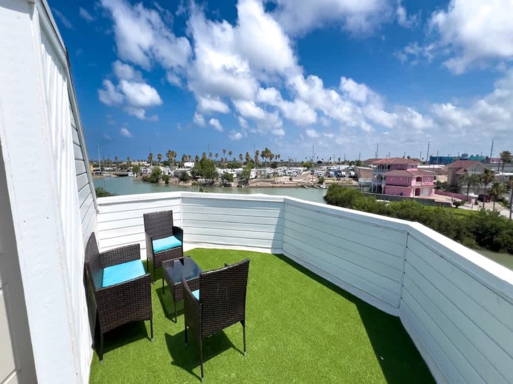 Channelfront " Remodeled " Pool " Boatslips Vacation Rental in Port Isabel - RedAwning