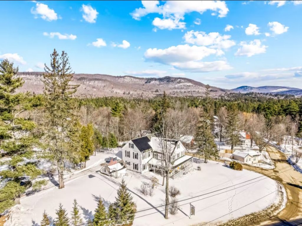 The Alpine Homestead™ | Book 3 Nights, 4th Free | Near Gore Mountain Vacation Rental in New York - RedAwning