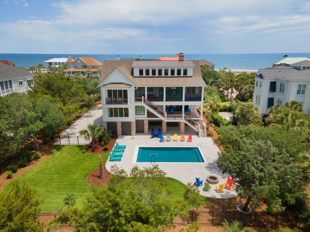 Cornfed Pelican Vacation Rental in South Carolina - RedAwning