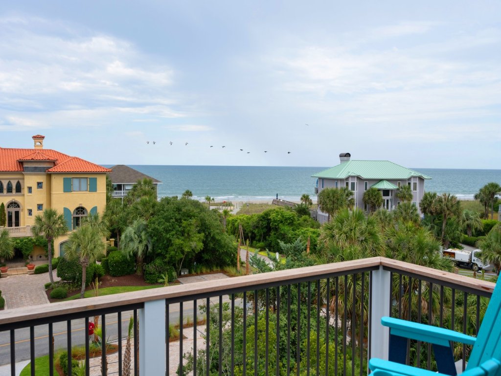 Cornfed Pelican Vacation Rental in South Carolina - RedAwning