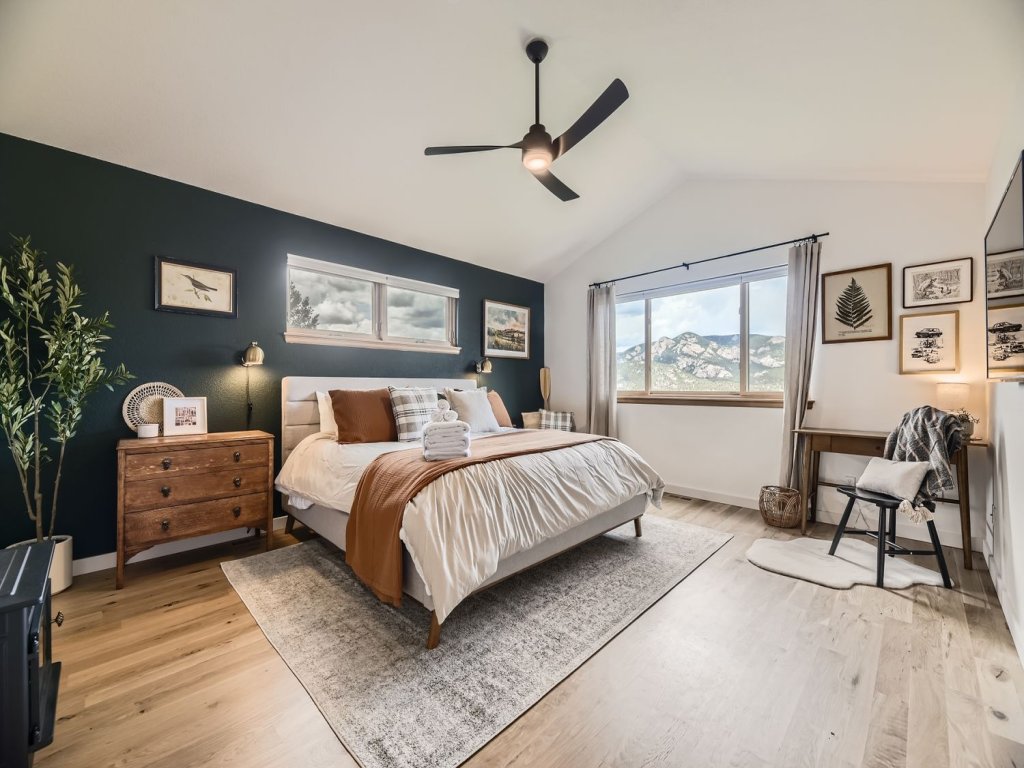 Pine Cabin Vacation Rental in Colorado - RedAwning