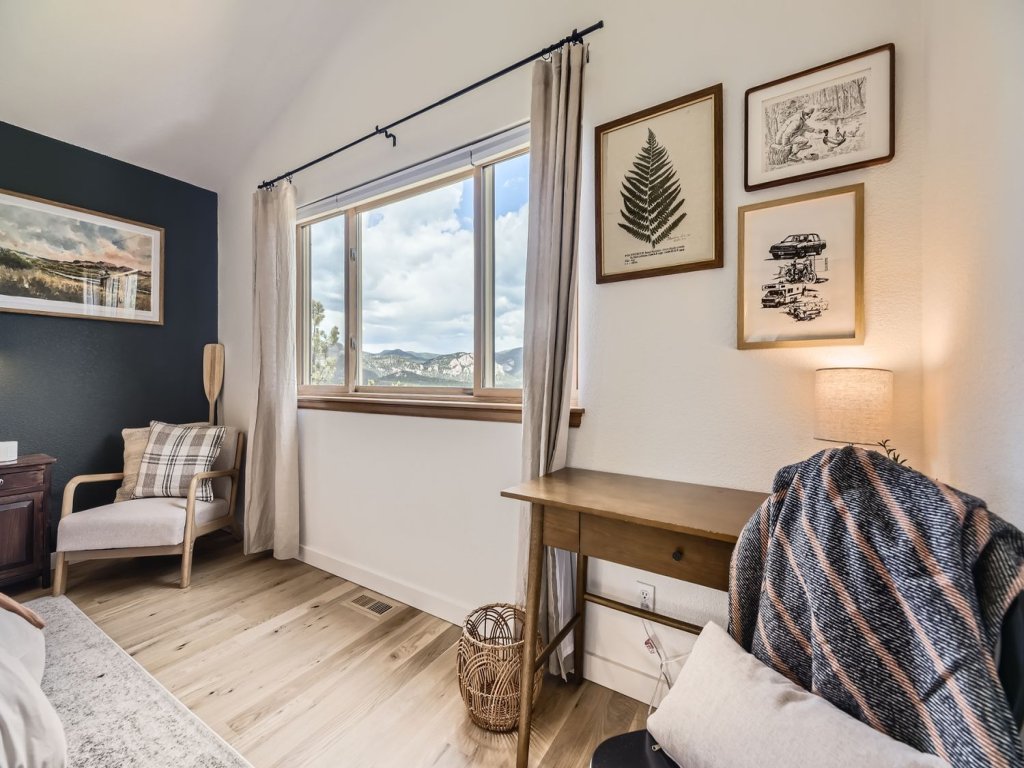 Pine Cabin Vacation Rental in Colorado - RedAwning