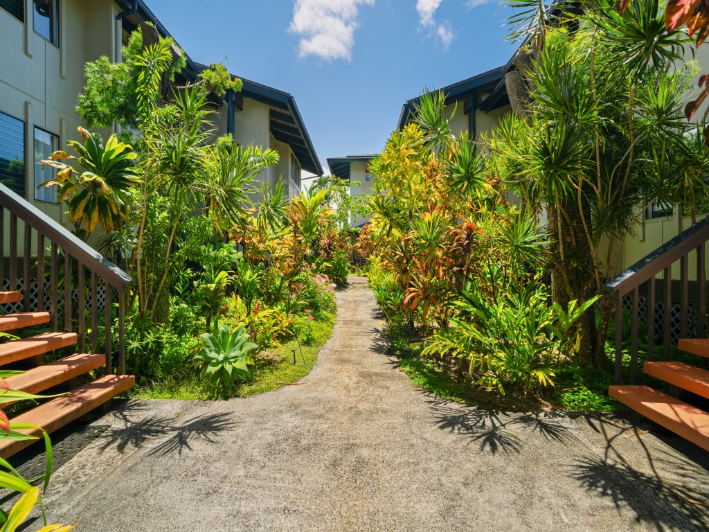 Kauai Mauna Kai F26 Vacation Rental in Princeville - RedAwning