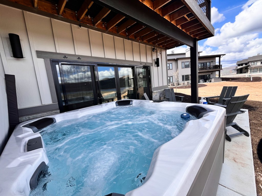 New Ski Escape Vissen 933 Hot Tub Pool Table and Views Vacation Rental in Heber City - RedAwning