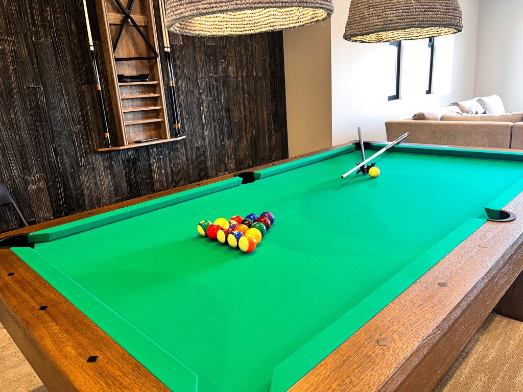 New Ski Escape Vissen 933 Hot Tub Pool Table and Views Vacation Rental in Heber City - RedAwning
