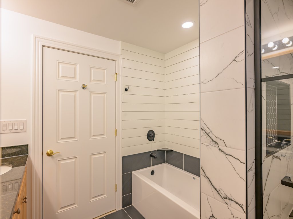 Ocean Front, 1602 Royale Palms, Full Amenities Vacation Rental in Myrtle Beach - RedAwning