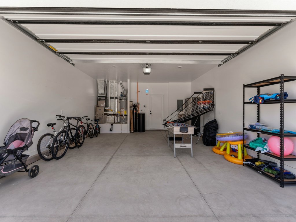 Popular Poolside Retreat Vacation Rental in Utah - RedAwning