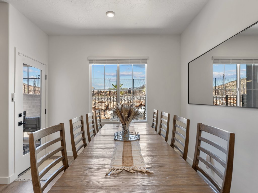 Popular Poolside Retreat Vacation Rental in Utah - RedAwning