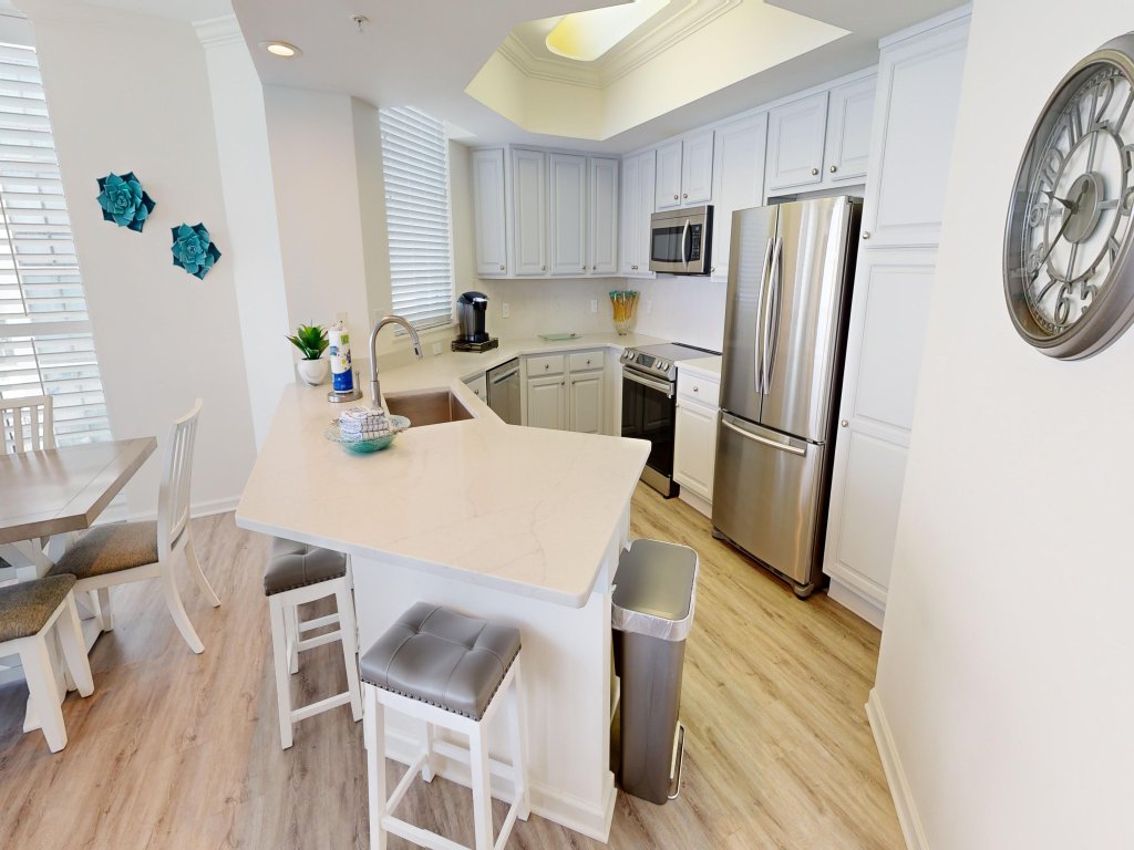 Silver Beach 1006W Vacation Rental in Destin - RedAwning