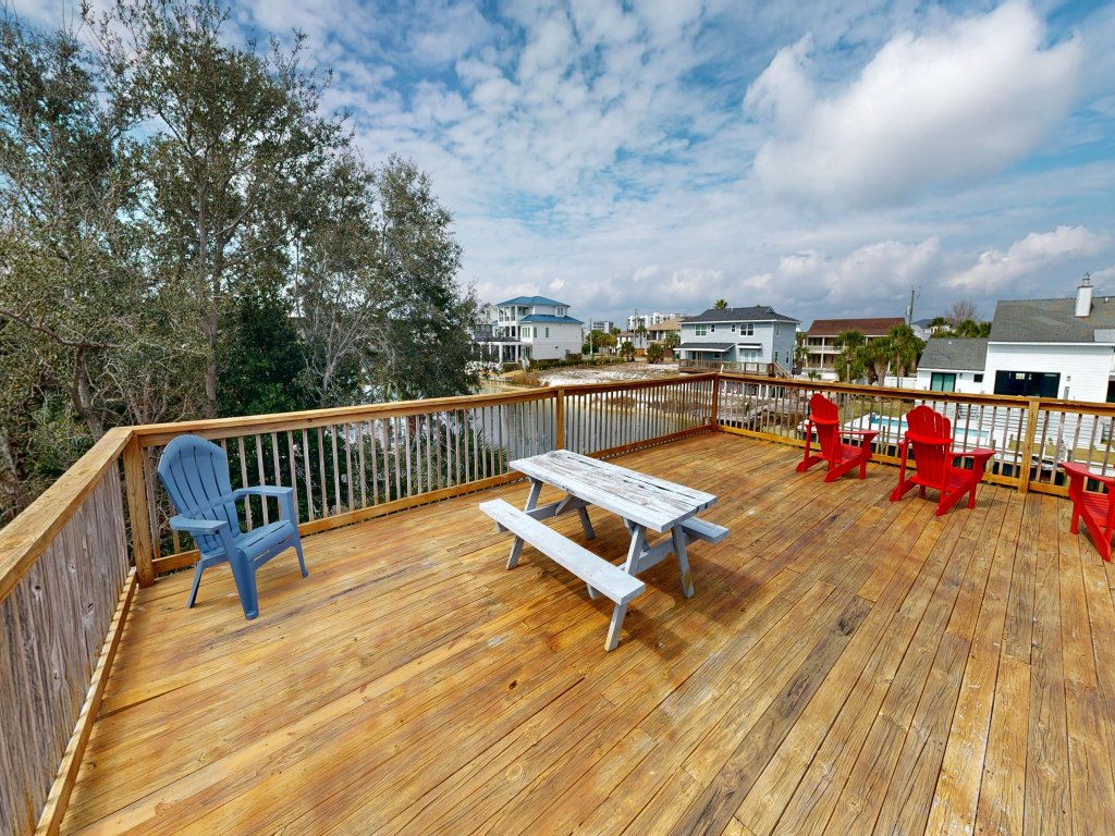 Holiday House Vacation Rental in Destin - RedAwning