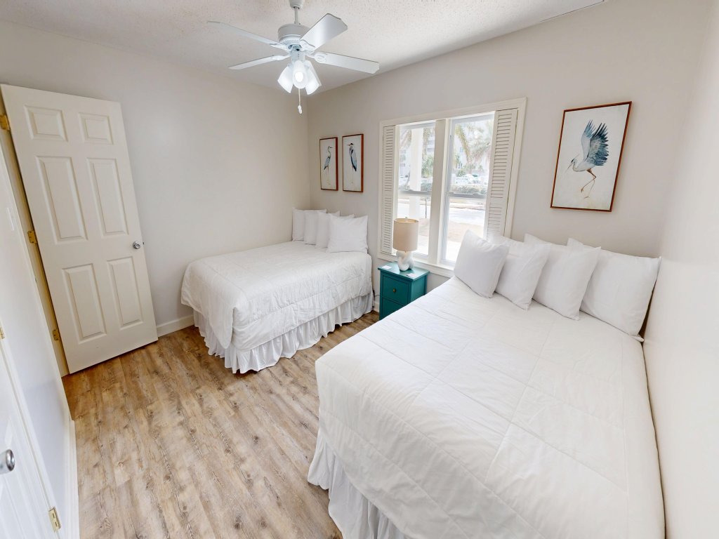 Holiday House Vacation Rental in Destin - RedAwning