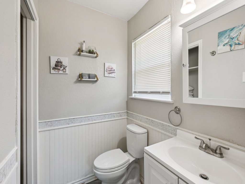 Cozy Temple Home Fenced Yard & Wi-Fi Vacation Rental in Texas - RedAwning