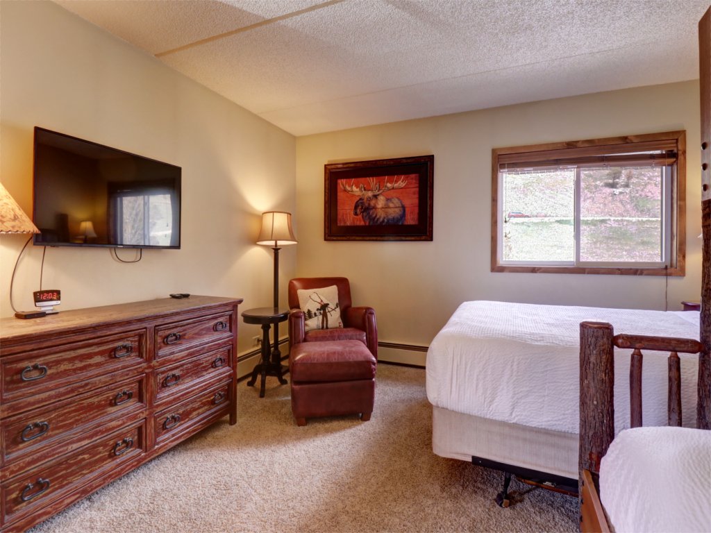 WL210 West Lake Lodge Vacation Rental in Copper Mountain - RedAwning