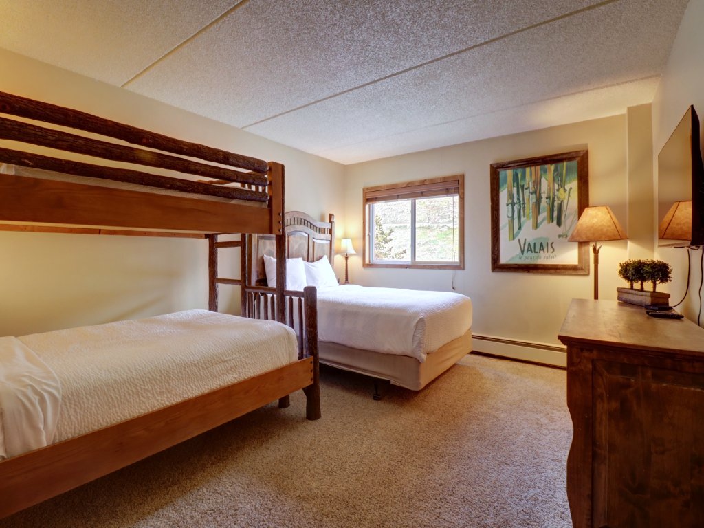 WL210 West Lake Lodge Vacation Rental in Copper Mountain - RedAwning