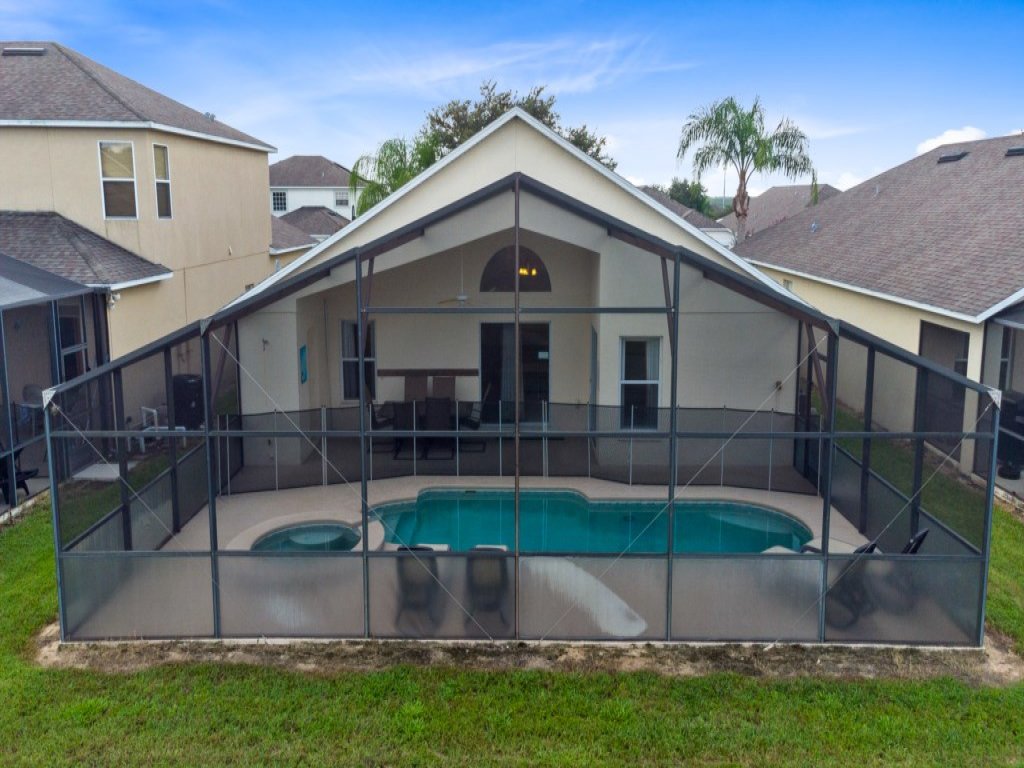 Gated 4 bed with Pool and Spa close to Disney Vacation Rental in Davenport - RedAwning