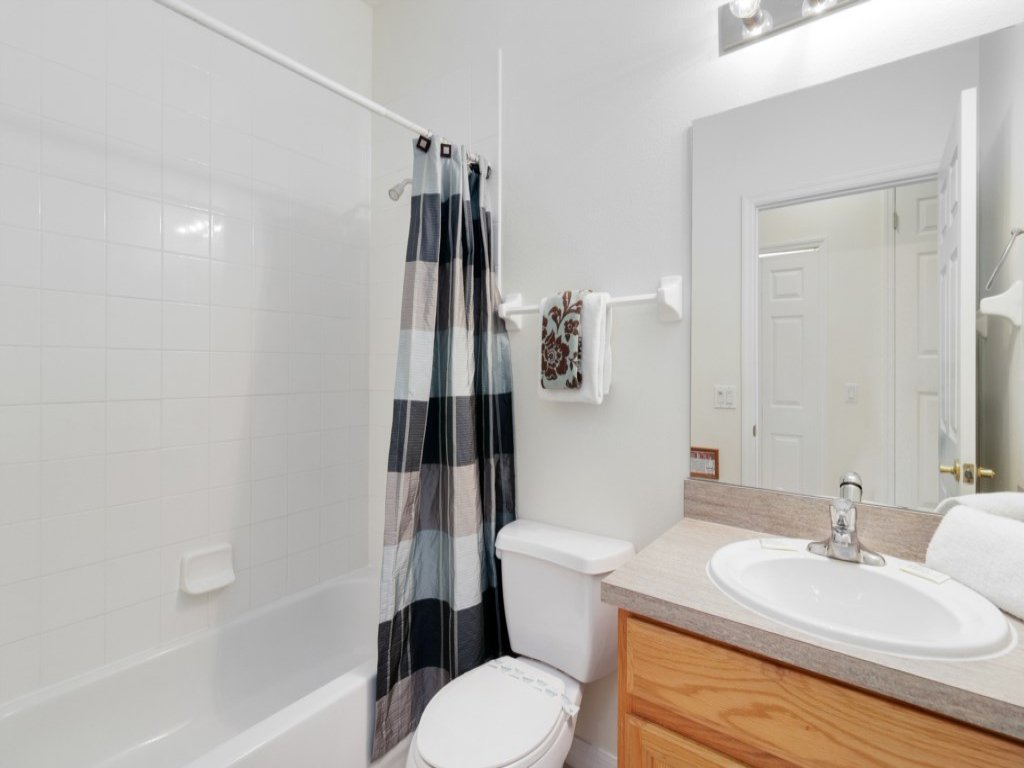Gated 4 bed with Pool and Spa close to Disney Vacation Rental in Davenport - RedAwning