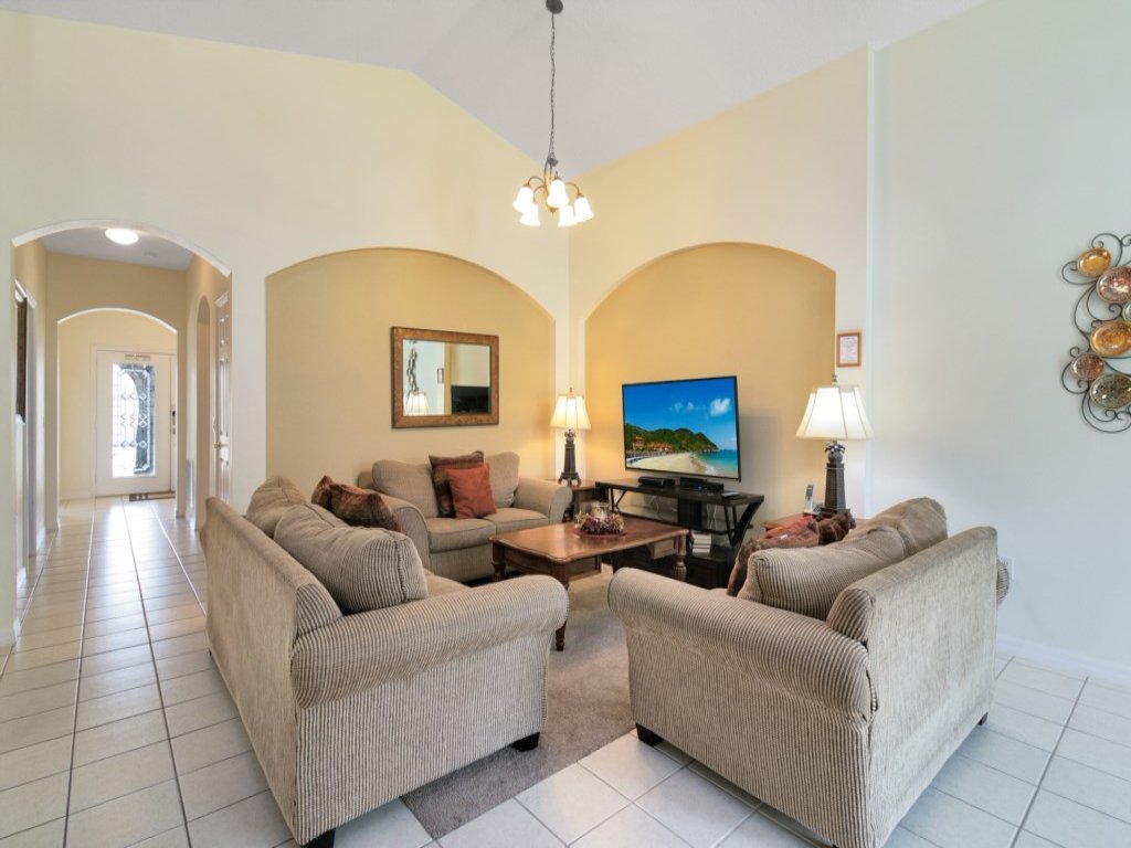 Gated 4 bed with Pool and Spa close to Disney Vacation Rental in Davenport - RedAwning