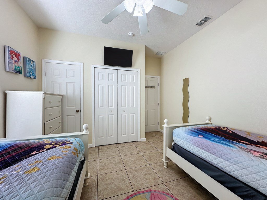 Walk to Silver Spurs Rodeo and Heritage Park Vacation Rental in Kissimmee - RedAwning