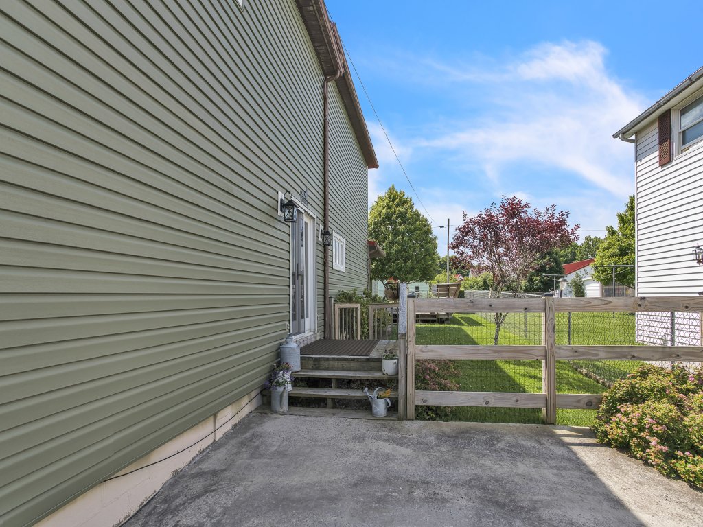 Home Port - Spacious Retreat in Prime Location Vacation Rental in Davis - RedAwning