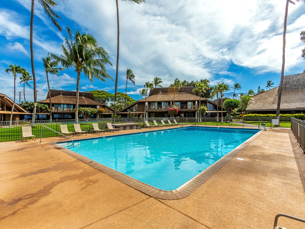 Maalaea Surf B1 Vacation Rental in Kihei - RedAwning