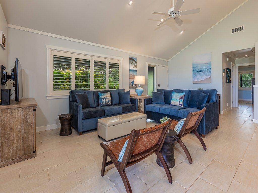 Maalaea Surf B1 Vacation Rental in Kihei - RedAwning