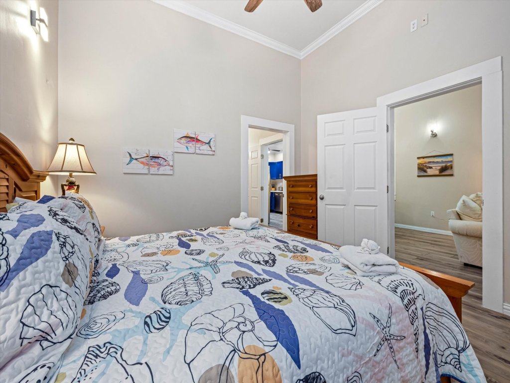 Cottage on Ave O Vacation Rental in Galveston - RedAwning