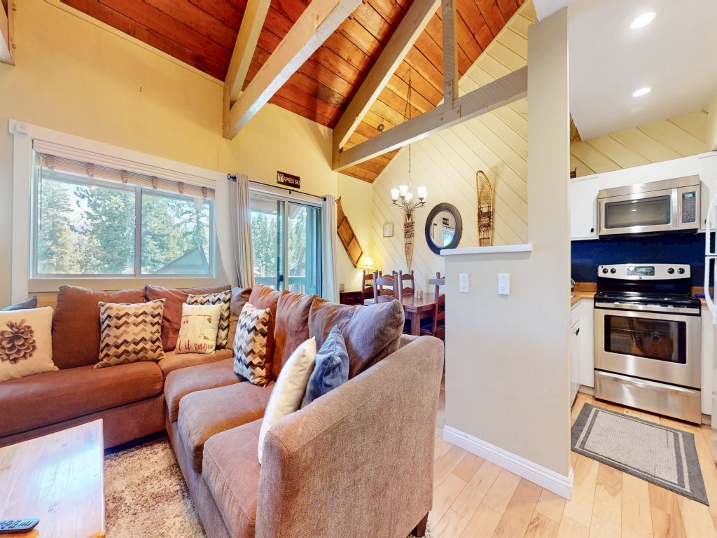 Bigwood #30 Vacation Rental in Mammoth Lakes - RedAwning