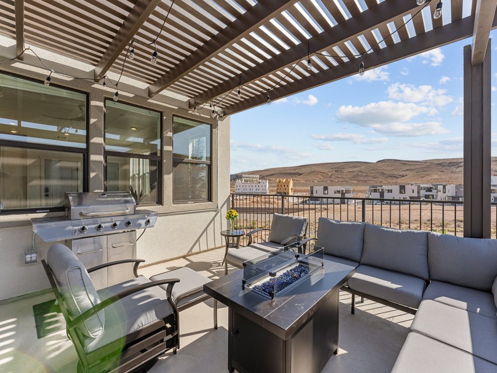 Red Rock Lagoon Vacation Rental in St. George - RedAwning