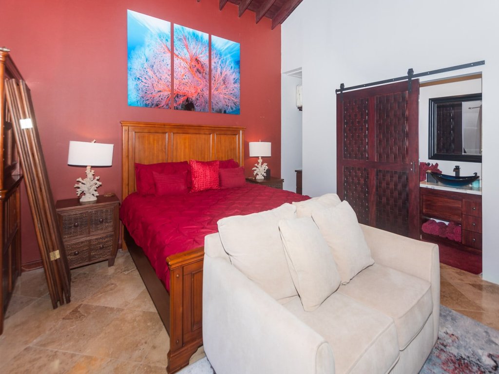 Pristine Bay 1005- Villa Loce Vacation Rental - RedAwning