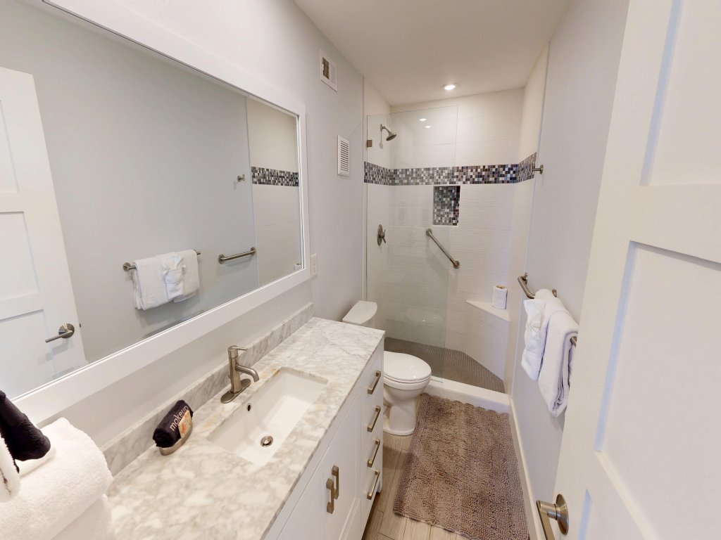 Dolphin Point 604C Vacation Rental in Destin - RedAwning