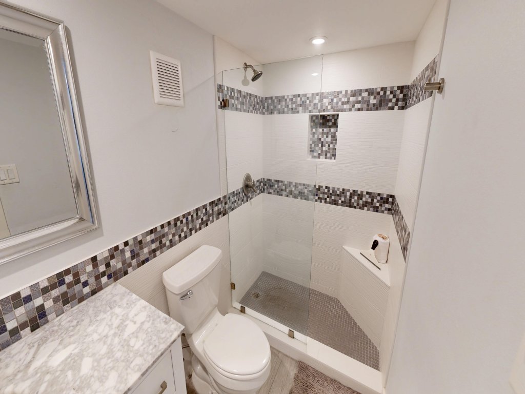Dolphin Point 604C Vacation Rental in Destin - RedAwning