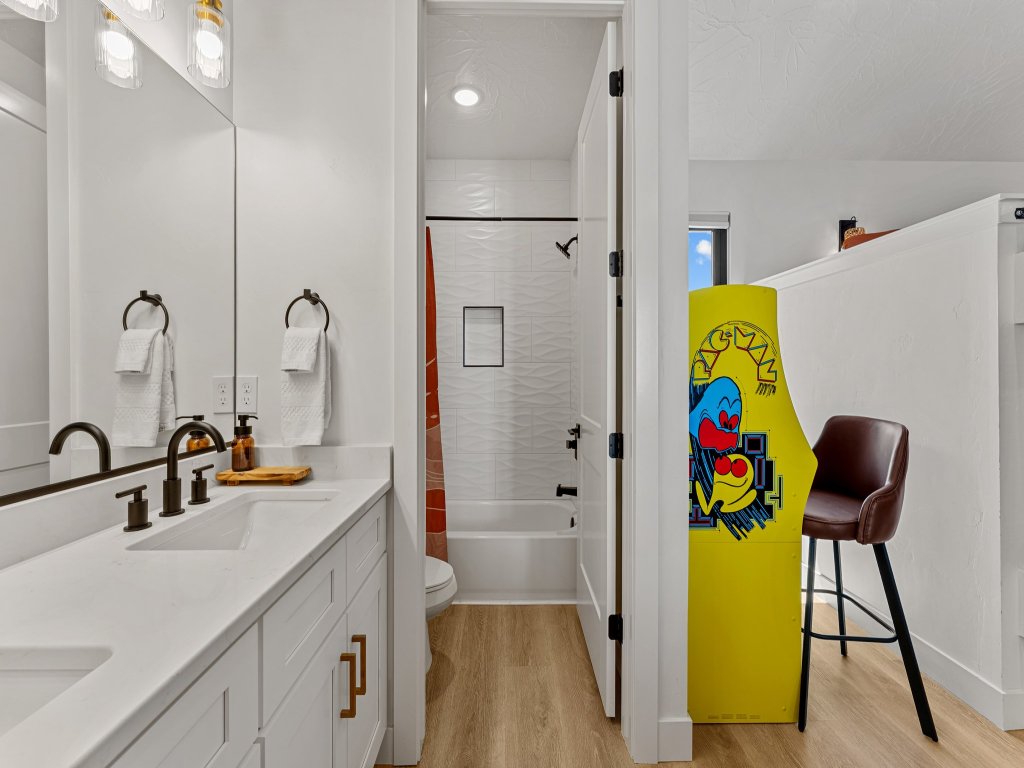 Desert Jewel with Private Gym and Pool Vacation Rental in Hurricane - RedAwning