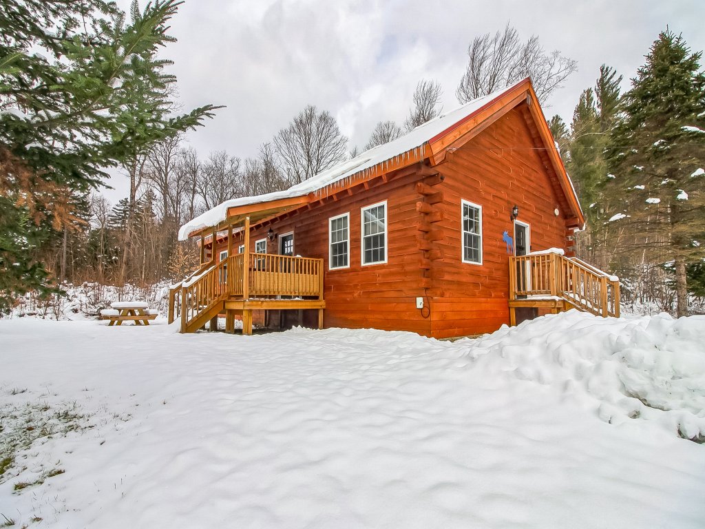 Lincoln Cabin Vacation Rental in Warren - RedAwning