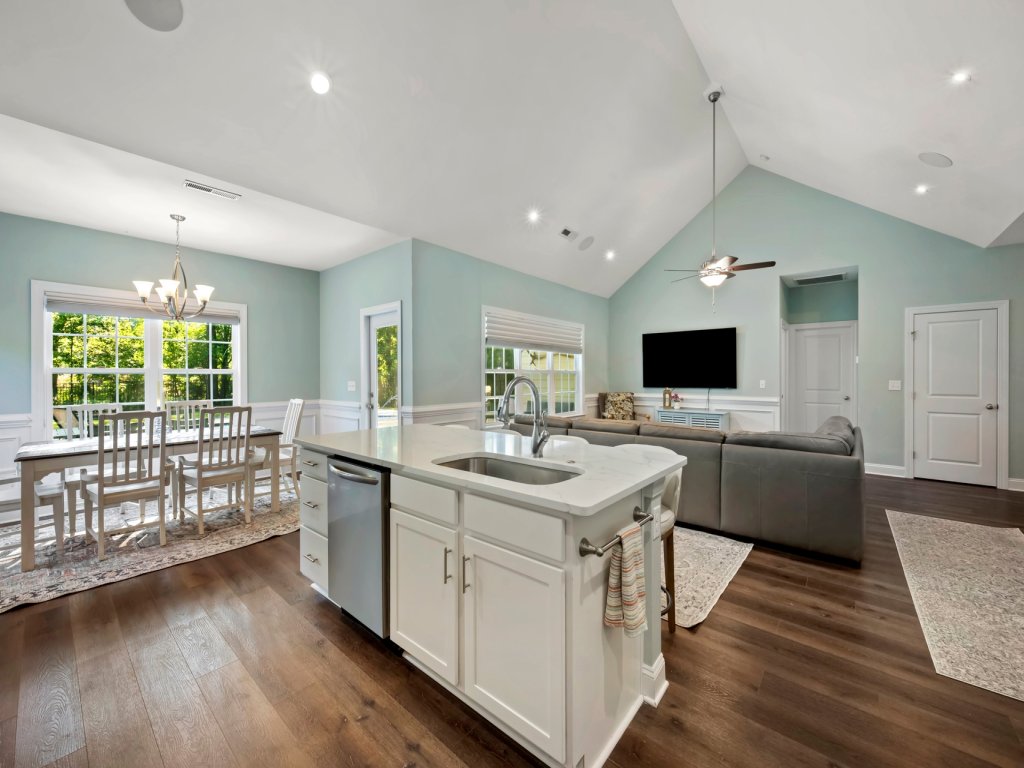 Coastal Greens Vacation Rental in Pawleys Island - RedAwning