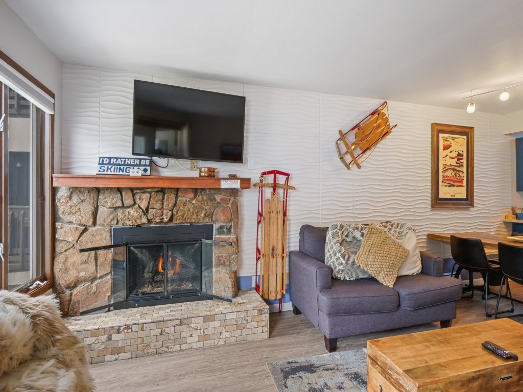 Copper Valley 1 Bedroom Condo #107 Vacation Rental in Copper Mountain - RedAwning