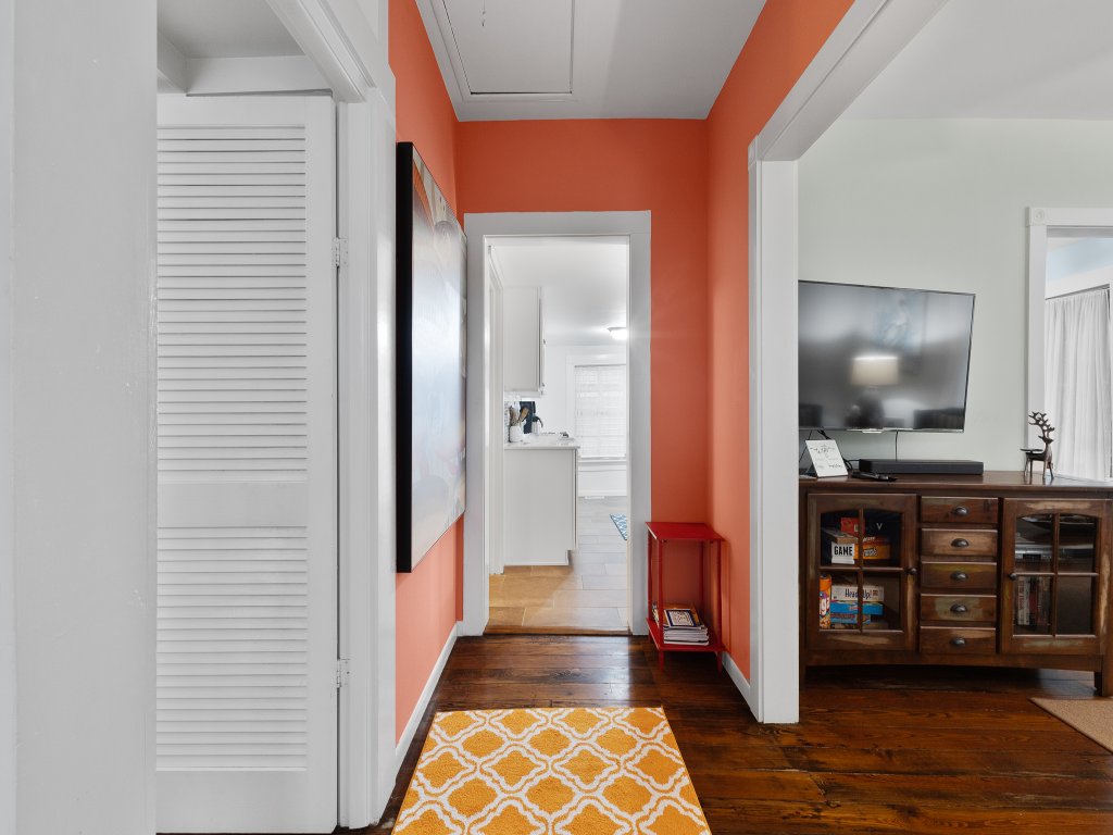 The Dinghy Vacation Rental in Galveston - RedAwning