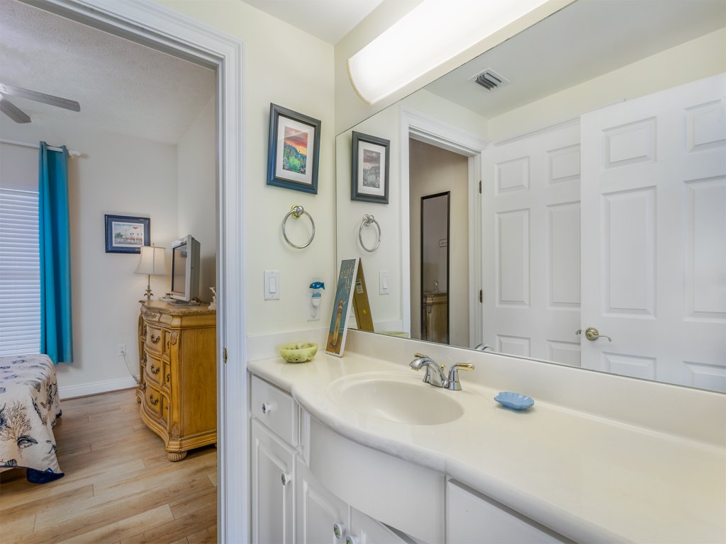 Unit 1402 Vacation Rental in Panama City Beach - RedAwning
