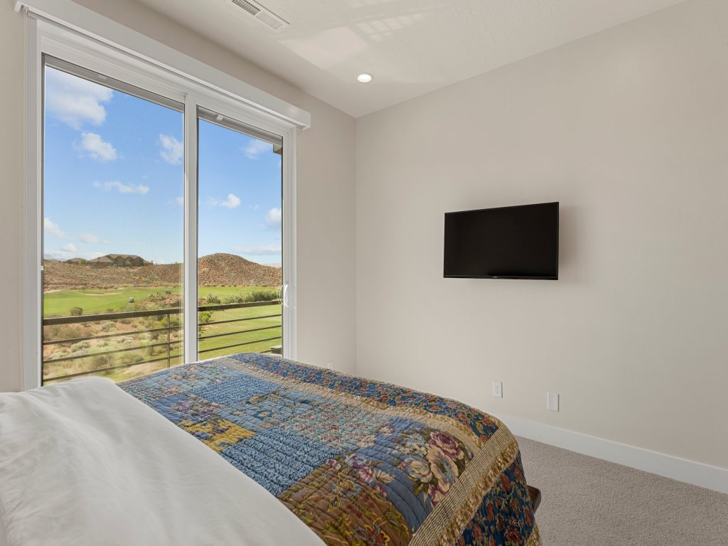 Coral Rock Vista Vacation Rental in Utah - RedAwning