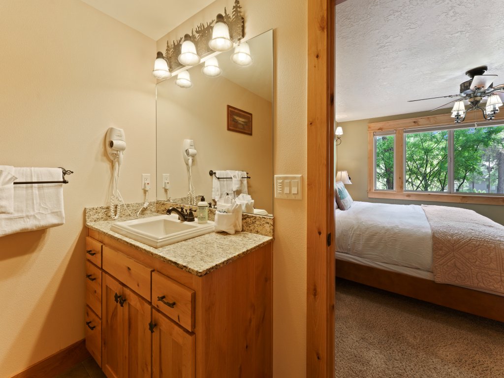4 Red Fir Vacation Rental in Sunriver - RedAwning