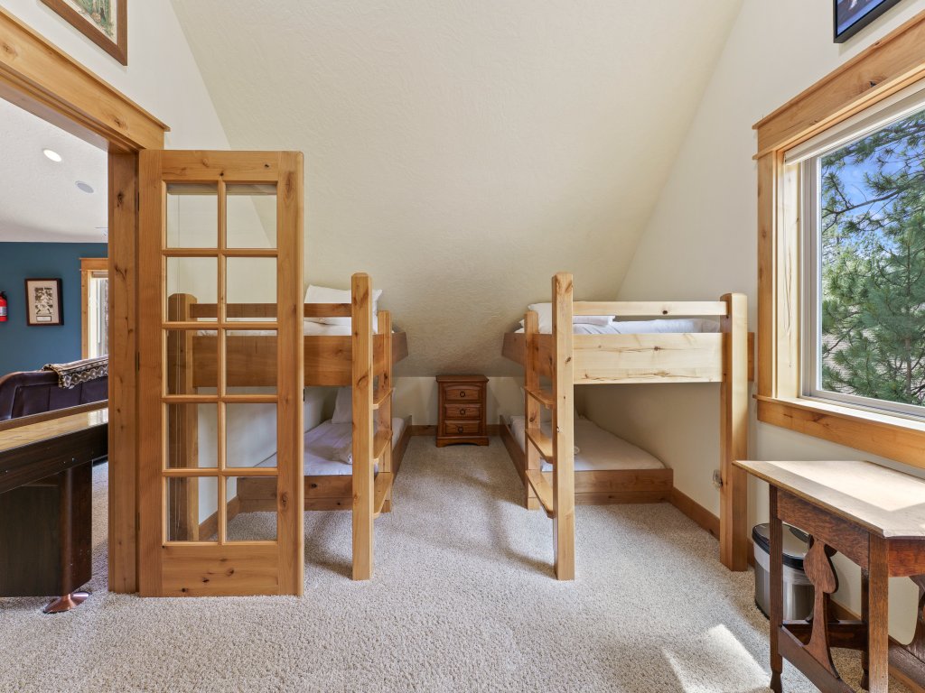 4 Red Fir Vacation Rental in Sunriver - RedAwning