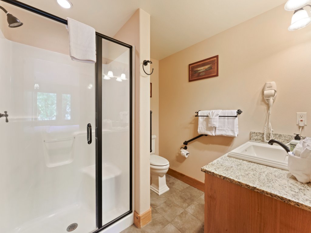 4 Red Fir Vacation Rental in Sunriver - RedAwning