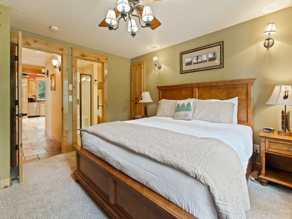 4 Red Fir Vacation Rental in Sunriver - RedAwning