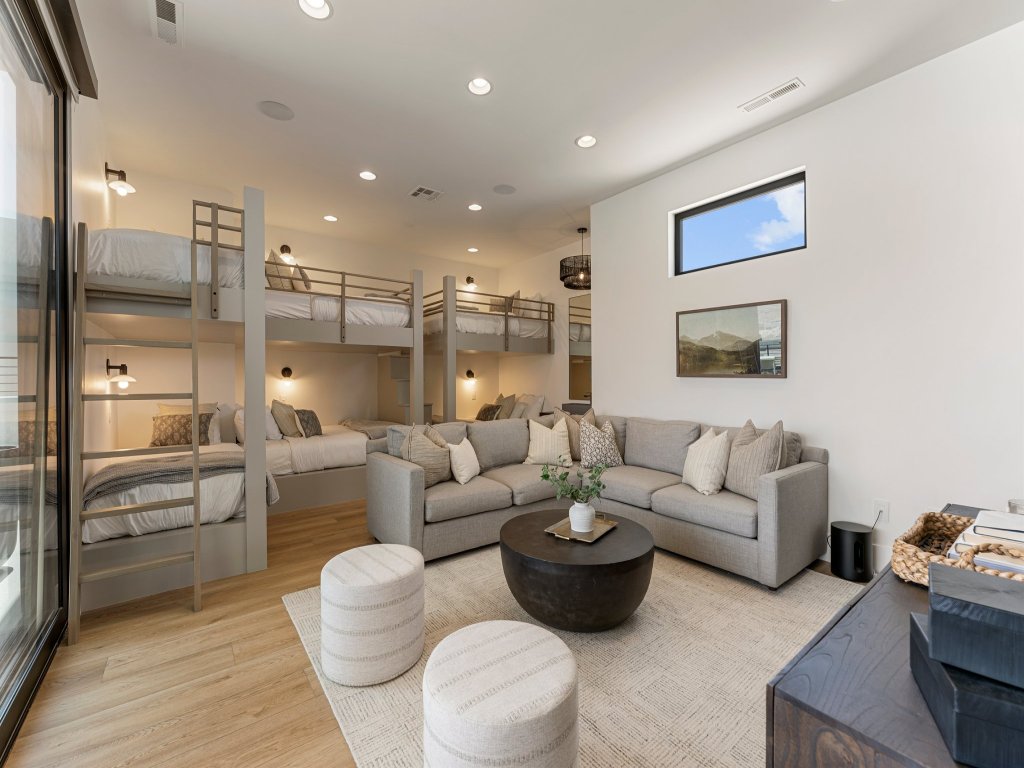 Luxury Beachside Vacation Rental in Utah - RedAwning