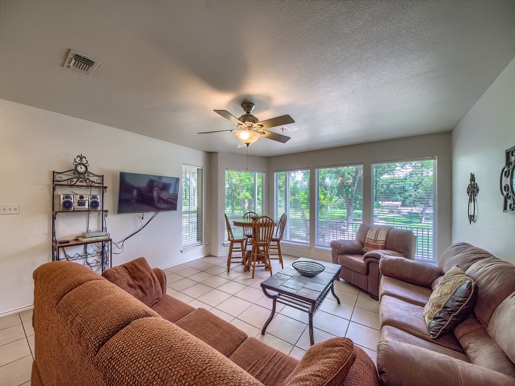 WW D101 Splish Splash Vacation Rental in New Braunfels - RedAwning